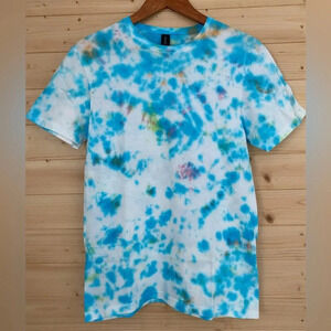 GILDAN Soft Style | Tie-Dye T-Shirt | Color: Blue & White | Size: Small